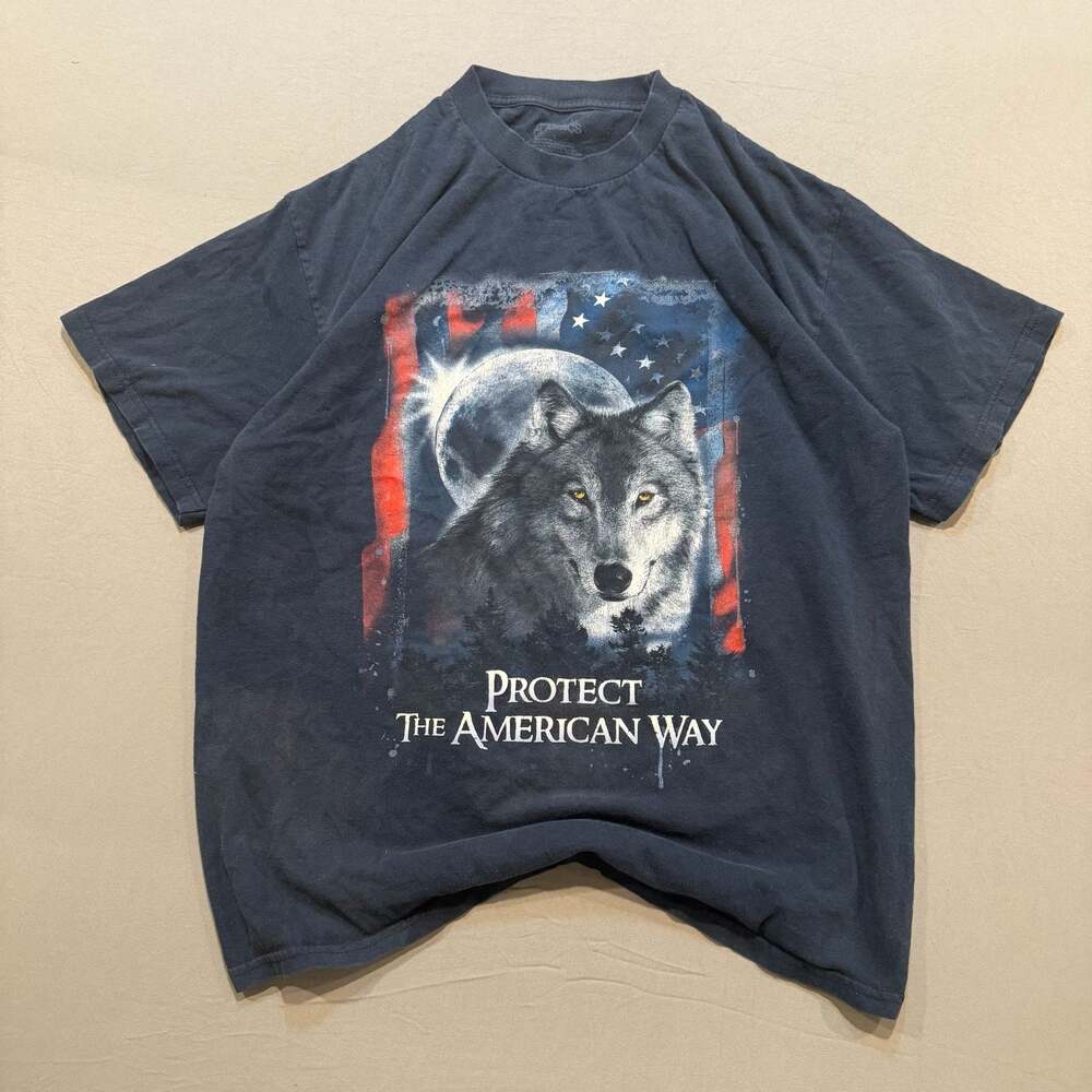 Lifestyle Classics Protect The American Way Wolf Moon US Flag T-Shirt Size L